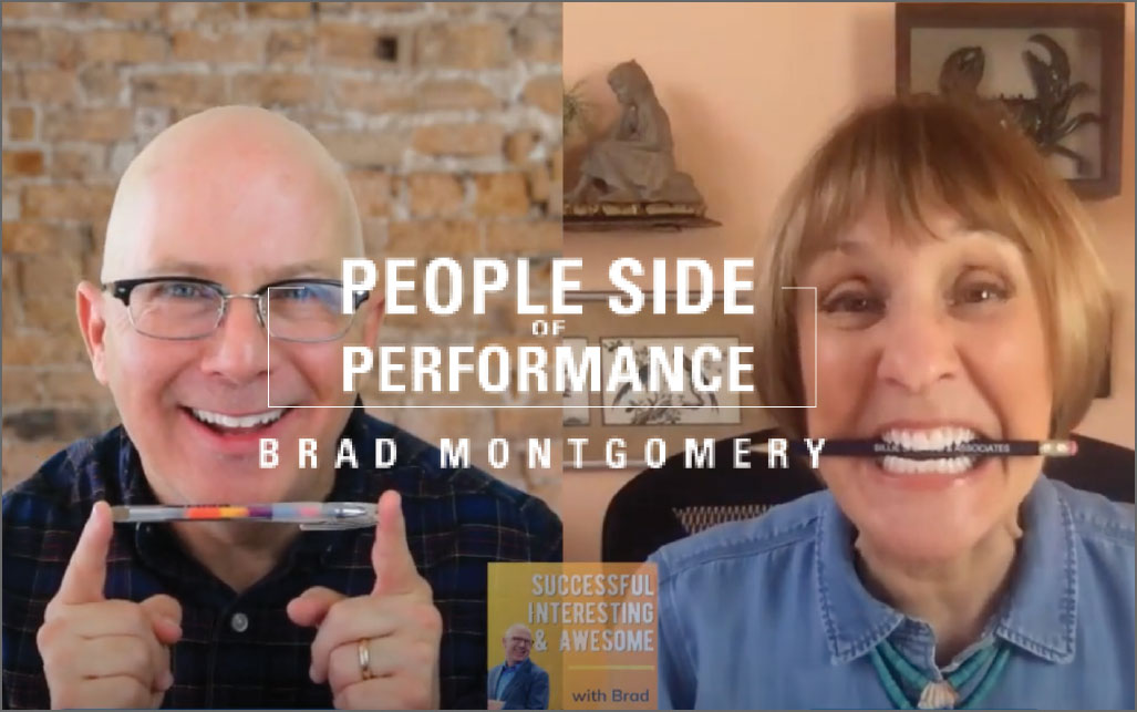 Two people paying with pens on a online meeting